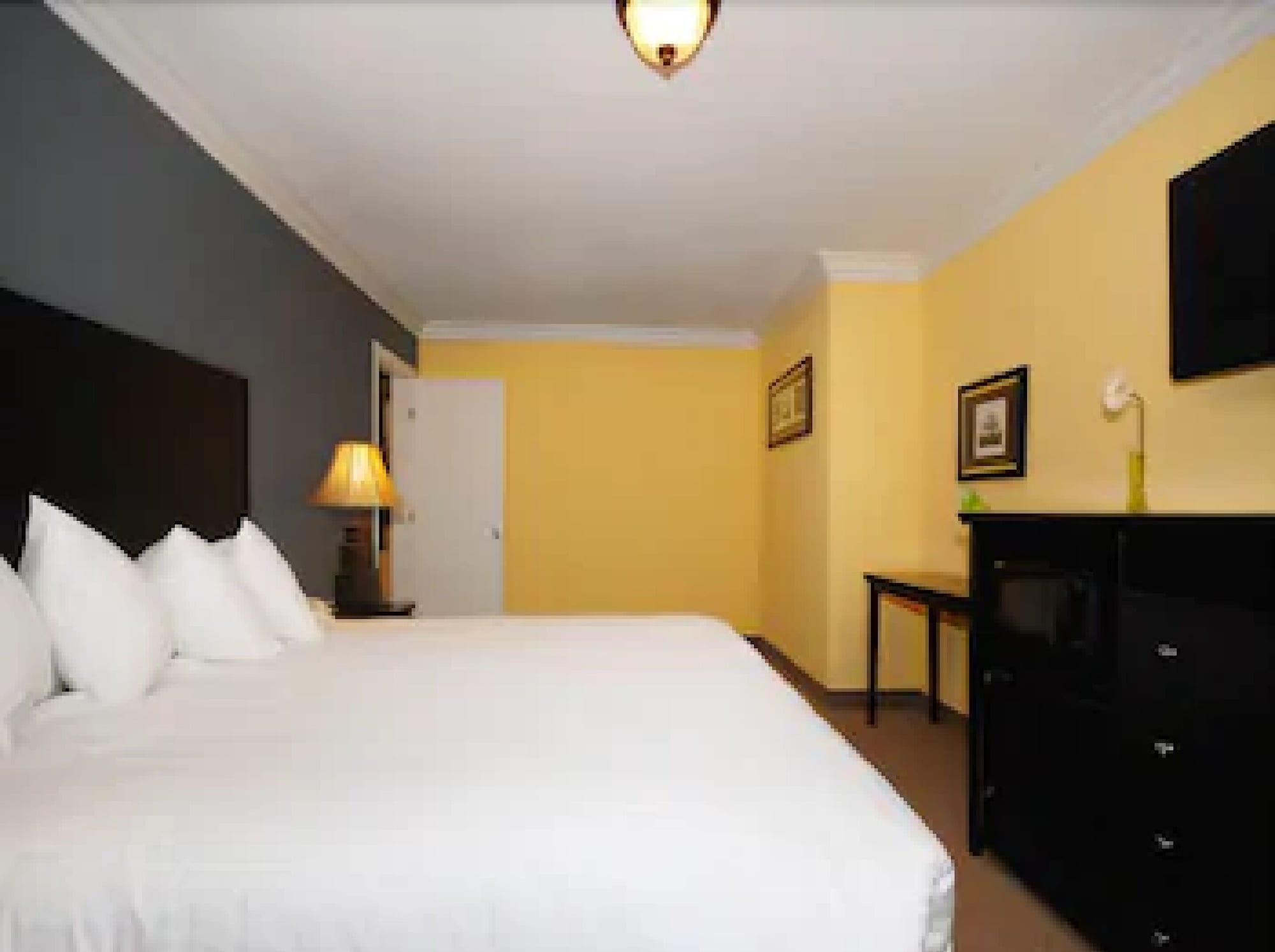 Solaire Inn & Suites Санта Мария Стая снимка