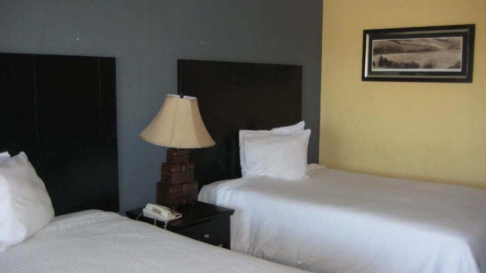 Solaire Inn & Suites Санта Мария Екстериор снимка